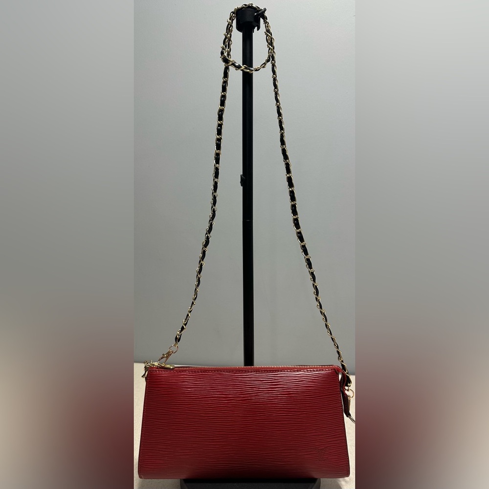 Louis Vuitton Pochette Accessoire Epi Leather Bag